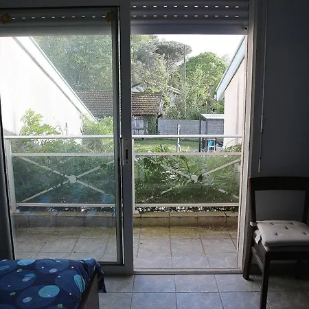 לינה וארוחת בוקר Ursuslodge